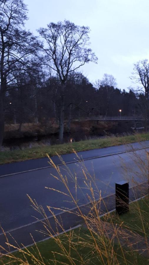 Отель Laegenhet Centralt I Vaernamo Vid Apladalen Экстерьер фото